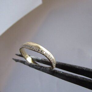 Engagement ring. 14K solid Yellow gold ring with 0.25ct Diamonds. Unique